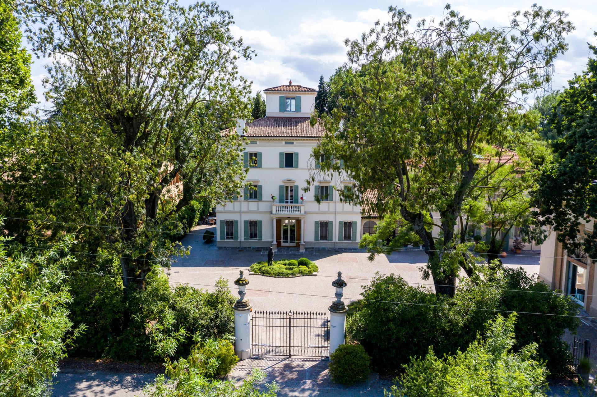 Casa Maria Luigia: an Emilian country house for art lovers and gourmets